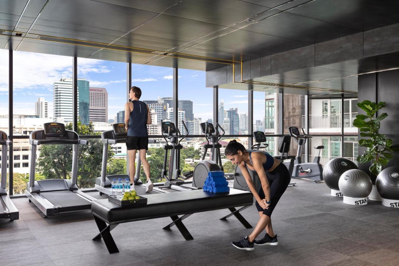 Hotel Ascott Embassy Sathorn Bangkok Exterior foto The gym at The Standard
