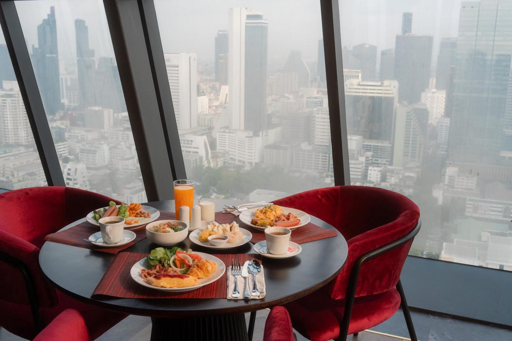 Hotel Ascott Embassy Sathorn Bangkok Exterior foto The 87th floor restaurant
