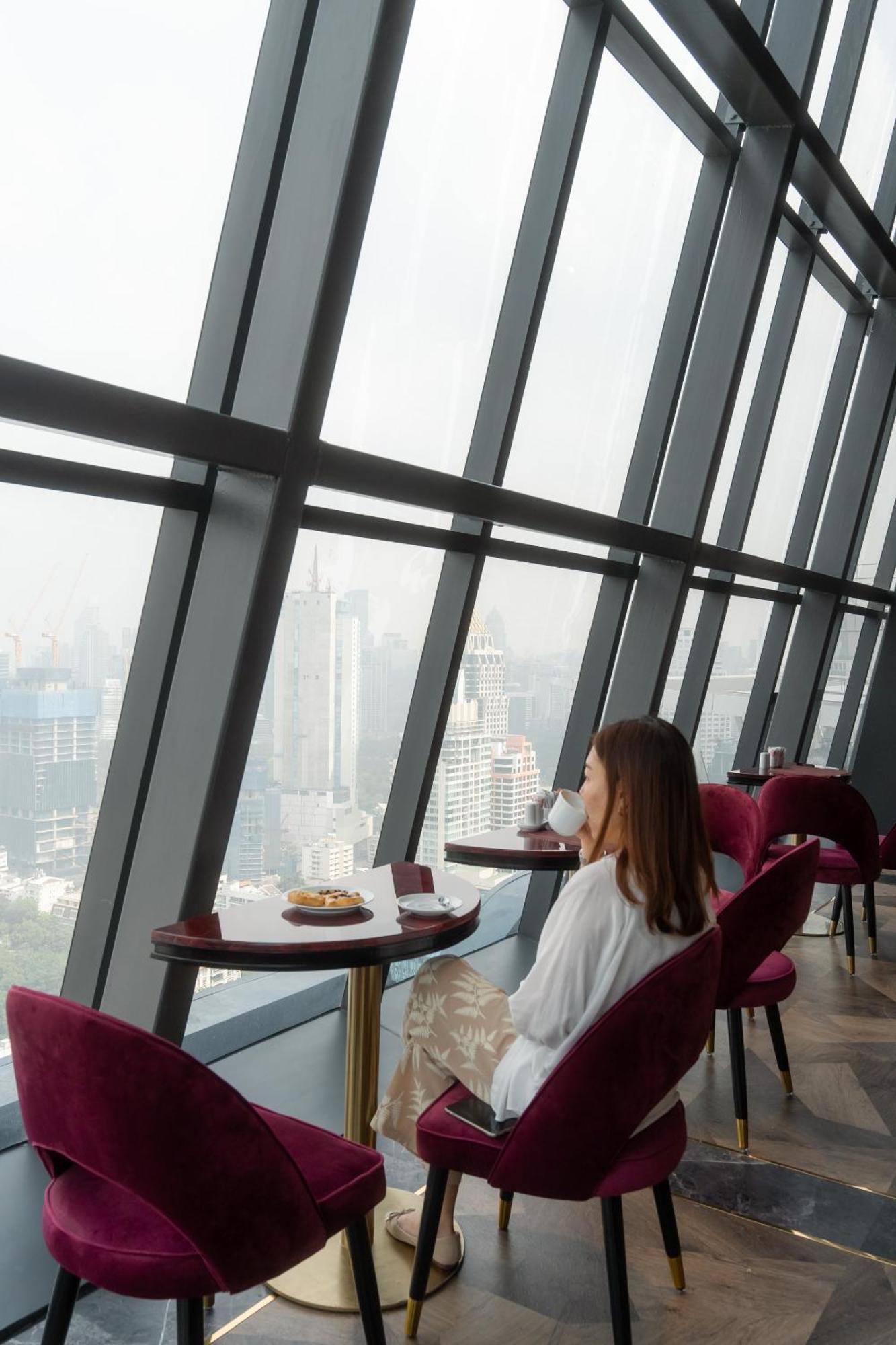 Hotel Ascott Embassy Sathorn Bangkok Exterior foto Sky Bar