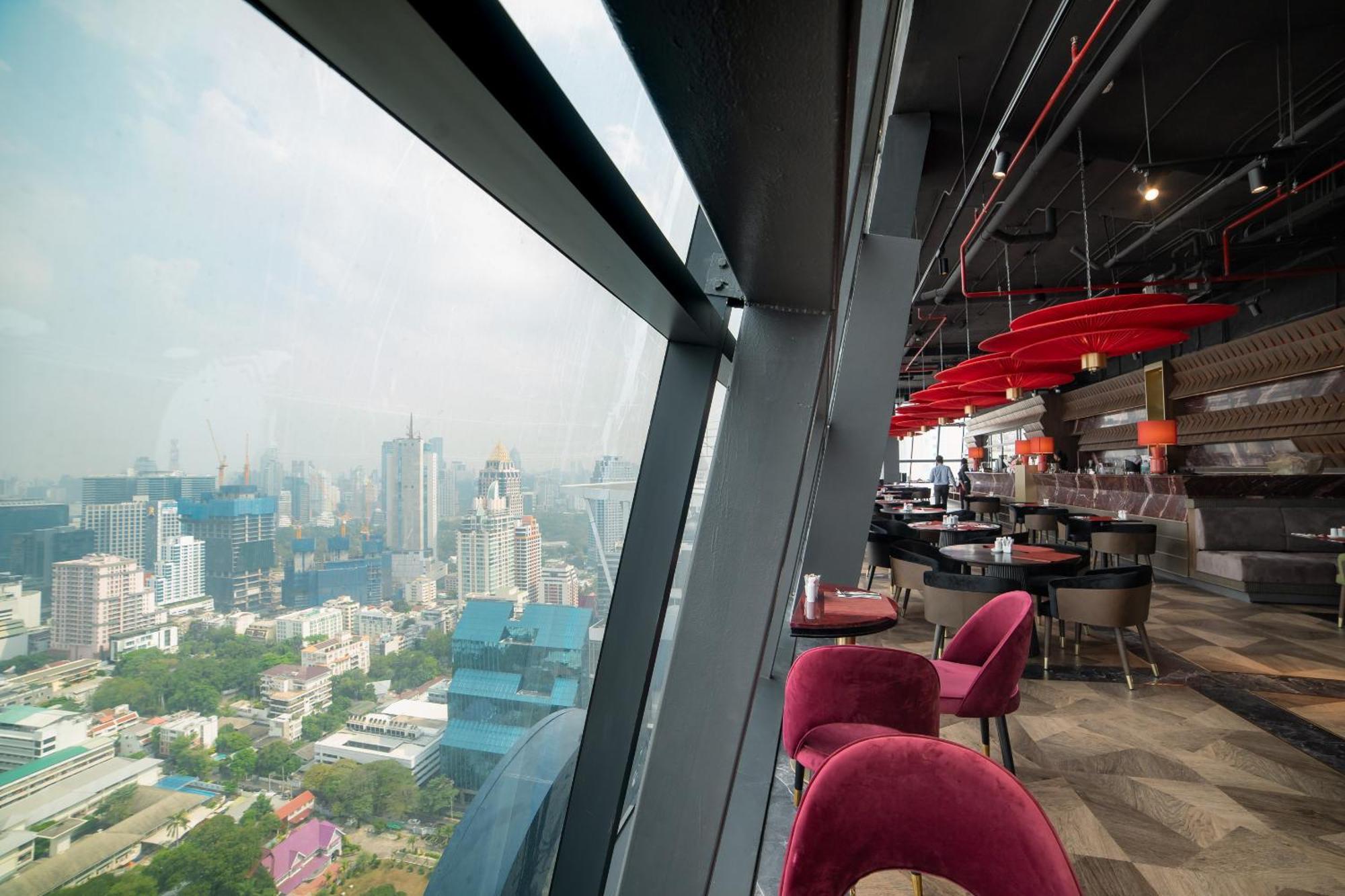 Hotel Ascott Embassy Sathorn Bangkok Exterior foto View from the bar