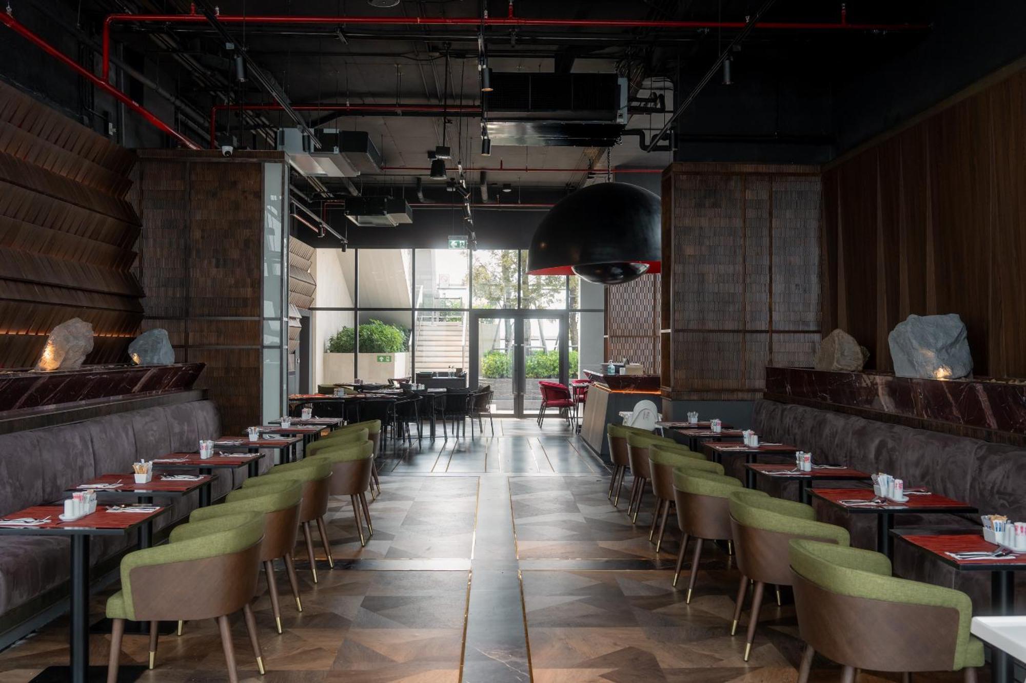 Hotel Ascott Embassy Sathorn Bangkok Exterior foto Interior of the restaurant